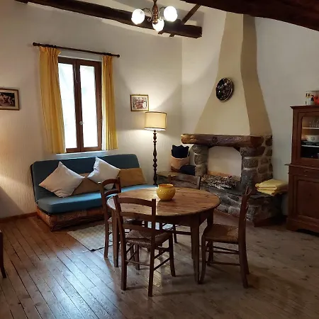 Les Copains A Bord - Gites Holiday home Saint-Julien-d'Arpaon