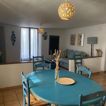 Holiday home Les Copains A Bord - Gites Saint-Julien-d'Arpaon