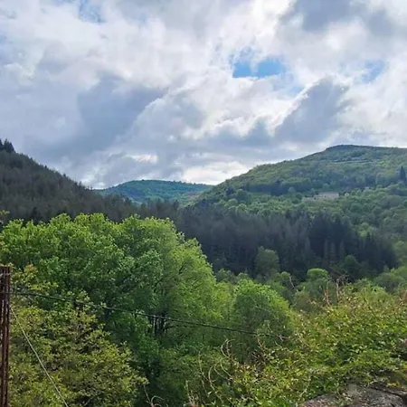 Hébergement de vacances Les Copains A Bord - Saint-Julien-d'Arpaon